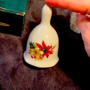 5/$25 Vintage Christmas Bell